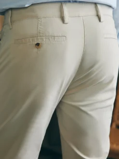 Movement™ Chino Pant (32