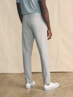 Movement™ 5-Pocket Pant Athletic Fit - Fossil