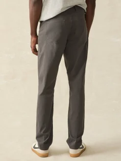 Movement™ 5-Pocket Pant Athletic Fit - Graphite