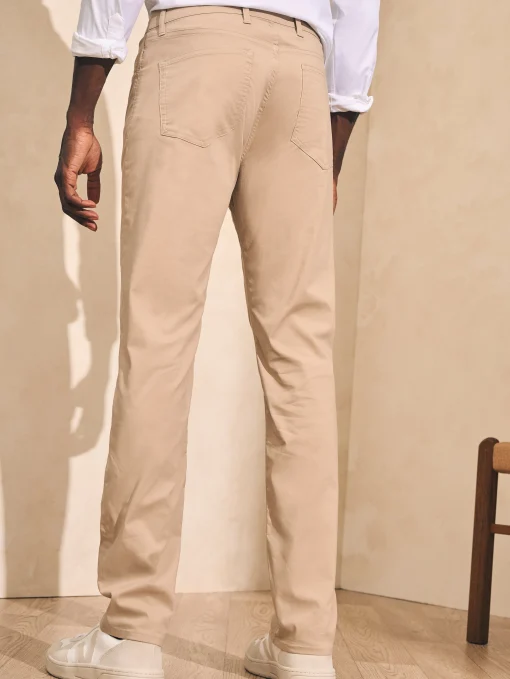 Movement™ 5-Pocket Pant Athletic Fit - Island West Khaki