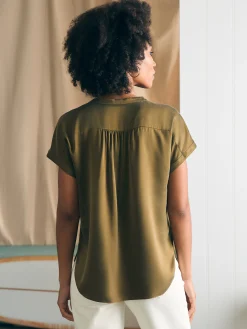 Sandwashed Silk Desmond Top - Military Olive